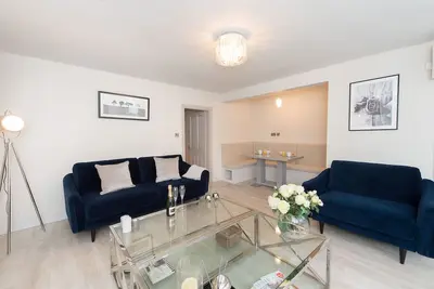 Stylish, newly renovated apartment in central Harrogate