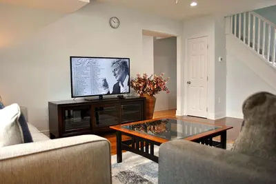 Image de Stylish 4-bedroom whole house with plenty of parking