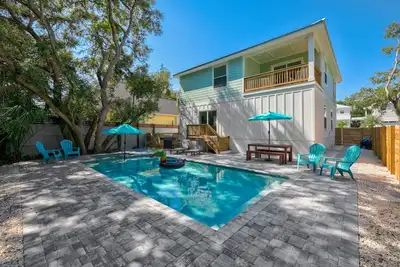 Image de Newer- 5 Bedroom- Heated Pool and Spa