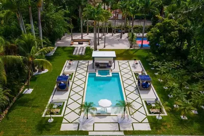 Image de Moroccan Villa w\/Bkb Ct, Xl Sand Hammock, Cabana