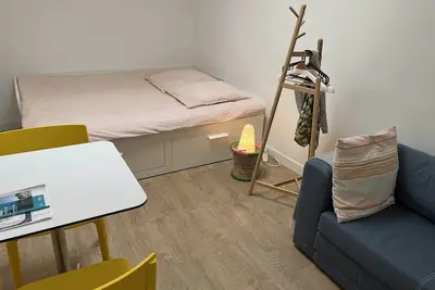 Image de Paris studio near Eiffel Tower + Arc de Triomphe