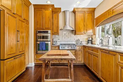 Image de Secluded townhome with partial ocean views, patio, gas grill, pool & hot tub