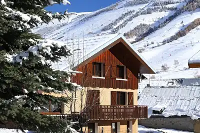 Image de Chalet 15p/7chs, jacuzzi sauna, top emplacement, calme, ménage et linge incl.
