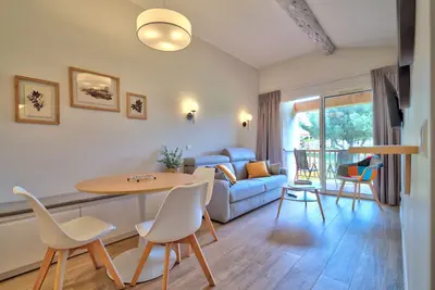 Image de Appartement dans domaine privé au sud du Luberon