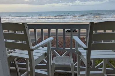 Image de Sassy Seahorse - Front Row - Beach Views 8 Guests