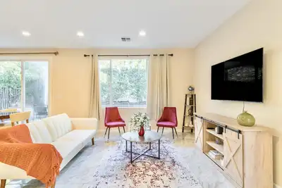 Image de Luxe Private Getaway Near Coyote Hills Park!
