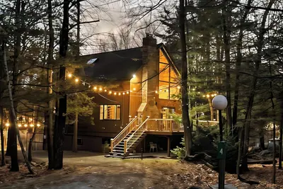 Image de Refined Friends & Family Fun Cabin w/ a Twist*Hot Tub*Sauna*