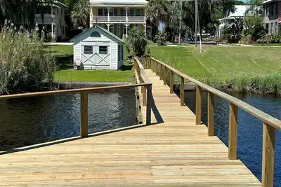 Image de New! Riverfront Home with Dock- South Historic District- Bring Your Boat!