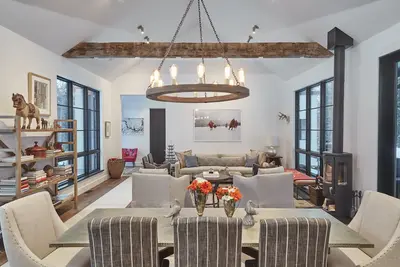 Image de Contemporary Farm House. 2 miles from downtown Wilson