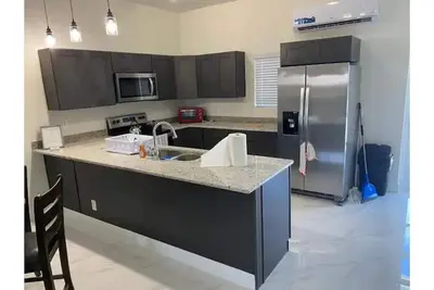 2 Bedroom Unit/2. 5 Bathroom With Pool/Beach Access