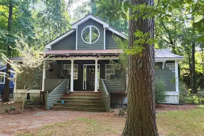 Image de Modern and Updated Home in Ocean Pines- Oceans Calling only 8 miles away.