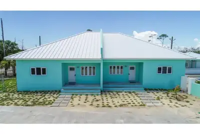 2 Bedroom Unit/2. 5 Bathroom With Pool/Beach Access