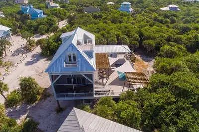 Image de Villa In The Air - 2 Golf Carts, Private Pool, Steps to the beach