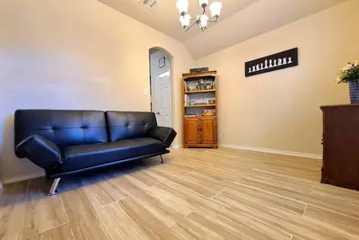 Image de Clyde's Comfy Spot, Far West Home for 6