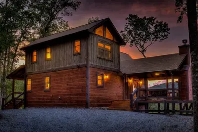 Image de Songbird Ridge - Aska Adventure Area | Panoramic Views | Hot Tub | Outdoor Fireplace