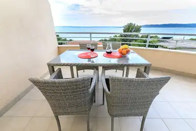 Image de Appartement de deux chambres avec la terrasse et la vue sur le mer Brela, Makarska (A-19998-b)