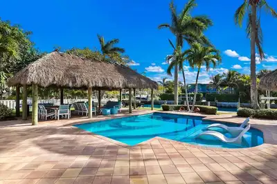 Image de Once Upon a Tiki: Canal, Dock, Backyard Paradise, Games, Pool by Anna Maria Life Vacation Rentals