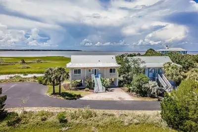 Image de Seaside Bungalow With Million Dollar Views