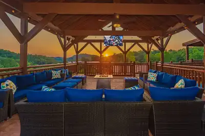 Image de GraceView Lodge: Indoor Pool, Mtn Views, Large Outdoor Patio, Fire Pit, Hot Tub, Theater and more. . .