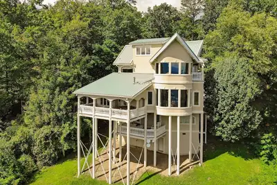 Image de Barbie's Destiny Chalet: Mtn Views, Gatlinburg, Hot Tub, Wi-Fi, near Attractions