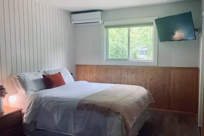 Image de Christina Lake Sleeps 2, Pet Friendly - Unwind and Enjoy Beaches, Golf, Fishing