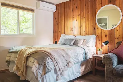 Image de Escape & Unwind in Picturesque Christina Lake, Sleeps 2- Beaches, Golf, Fishing