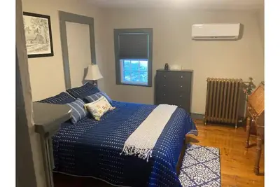 #4 Quaint 1 bedroom apartment in Historic Building
