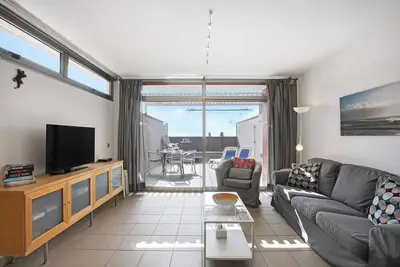 Image de Appartement de vacances 'Casa Médano 25 En El Médano' avec vue sur la mer, terrasse et Wi-Fi
