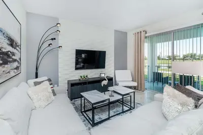 Image de Last Minute Disney Getaway! Luxury Condo with Private Balcony. Book Now! #44215