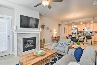 Image de Elegant Loveland Condo < 5 Mi to Old Town!