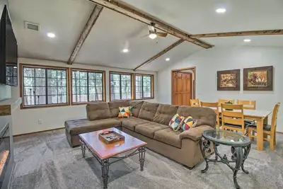 Image de Screened Porch, Fenced Yard: Lakeside Retreat!