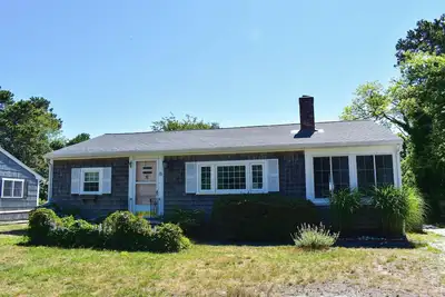 Image de Three bedroom located 1 mile from Sea Street Beach