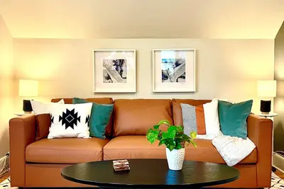 Image de Immaculate, Newly Renovated 1 Bedroom Apt Near Nyc