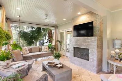 Image de 5 bedroom 5 1\/2 bath beauty in King City Community