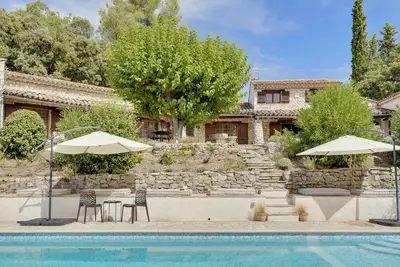 Image de Grand Provencal 5-Bedroom Stone Villa with Pool