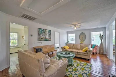 Image de Bright Carolina Beach Cottage w/ Yard & Grill