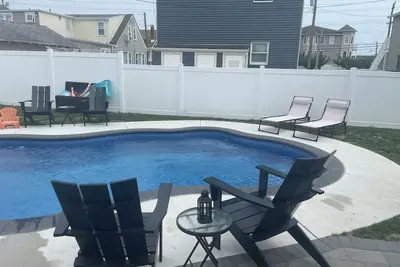 Image de 7 Bedroom Pet Friendly Gorgeous Home w/ Pool & Hot Tub