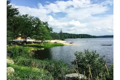 Image de Barcelona Themed Lake Caseta - In The Hideout