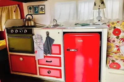Image de Vintage Glamping in Mid Town Tucson