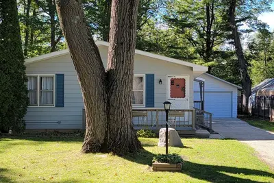 Image de Family sized updated cottage with garage - Close to Houghton Lake and Orv Trails