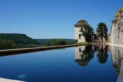 Image de Maison dans Beynac avec accès à piscine immense
