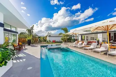Image de Most Recommended Beachside Villa | Summer Deals
