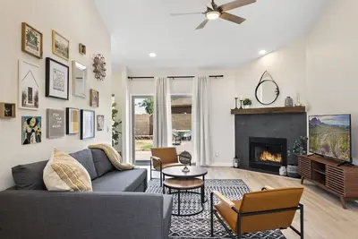 Image de Modern retreat sleeps 8