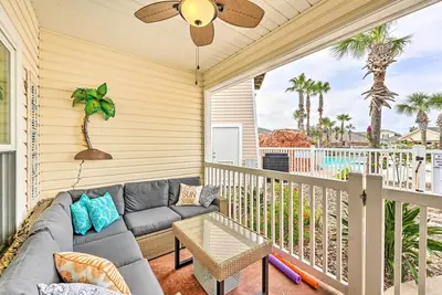 Image de Sunny Townhome w/ Pool Access ~ 1 Mi to Beach
