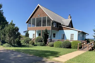 Image de Out Of The Blue - Blue Ridge Farm House
