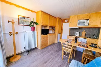 Image de Studio renoviert Wohnfuß der Pisten
