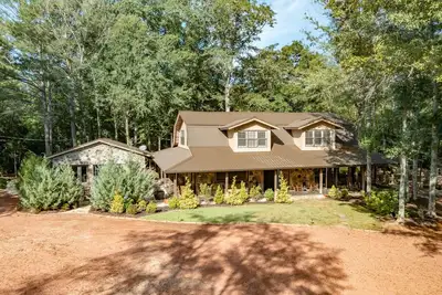 Image de Spacious Riverside Lodge on 370 acres near Tuscaloosa, 8 bedrooms - sleeps 15