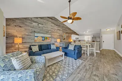 Image de Chateau La Mer 1603, Private Beach Access