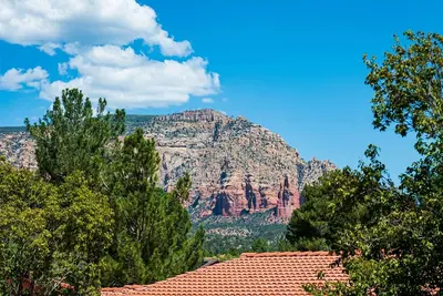 Image de Beautiful 2 Story Condo in Village of Oak Creek - Canyon Diablo Condo - S065
