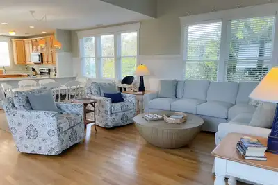 Image de On the dunes of Bramble Reach overlooking Atlantic Ocean! Screened in porch to take in ocean breeze